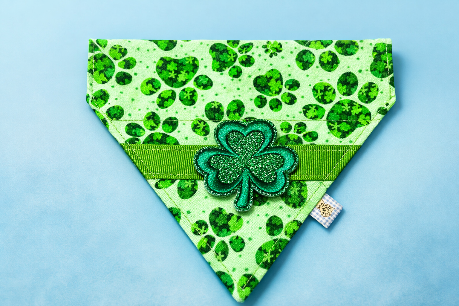 🍀Lucky Paws, Classic Style.