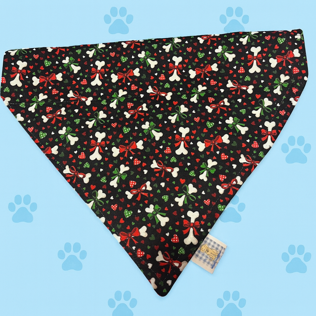 🎁 The coziest cup-of-cheer bandana for your best friend.